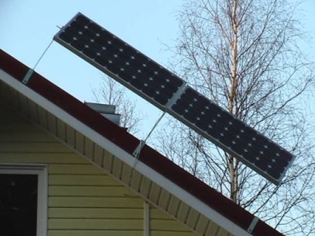 Экономия электрической энергии на даче возможна и с установкой солнечных накопительных батарей