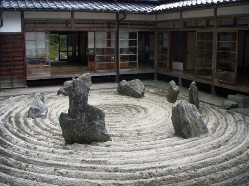 Сад камней в японском стиле