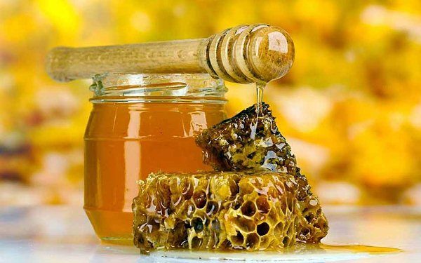 Горный мёд в сотах и стеклянной банке